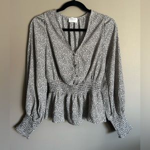 Women’s Sienna Sky top size small, small cheetah print